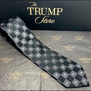 Donald Trump Signature Collection Tie-  New w Tags